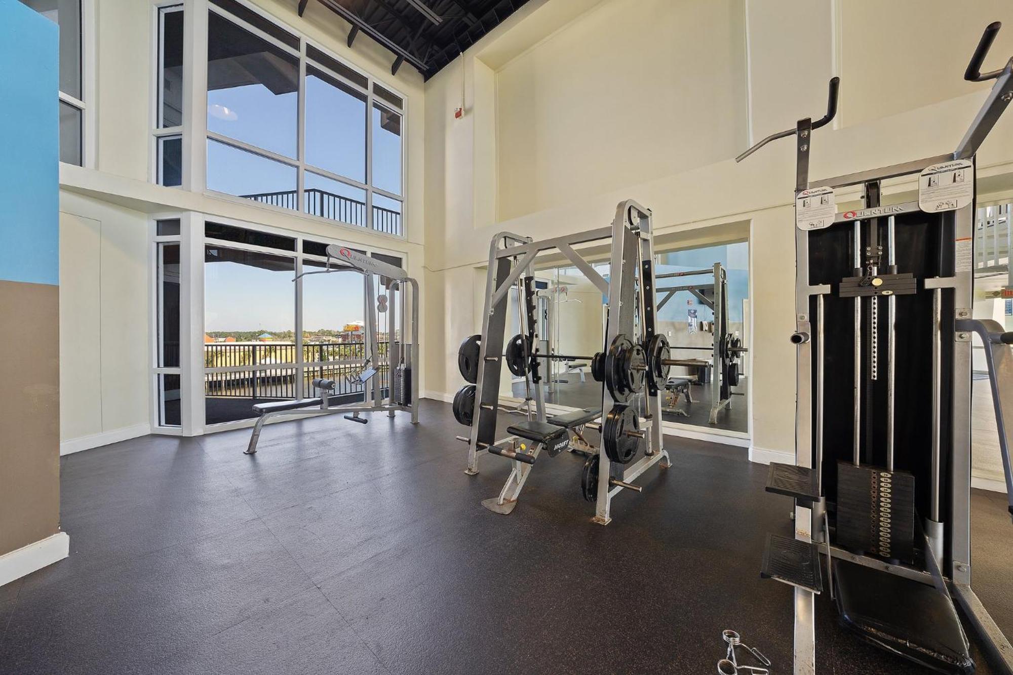 Apartment Laketown Wharf 0920