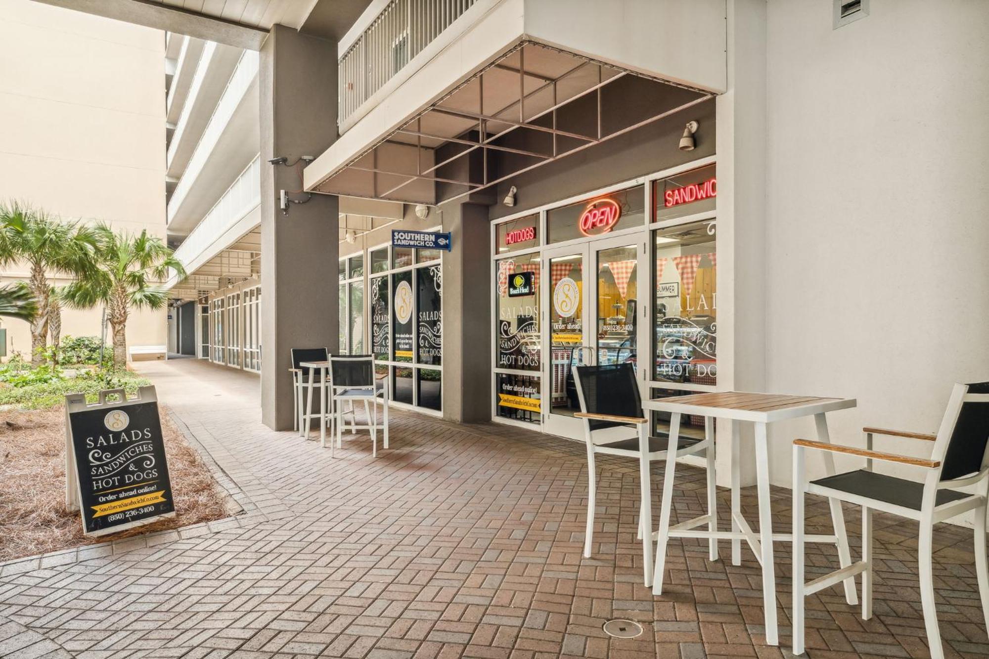 Apartment Laketown Wharf 0920