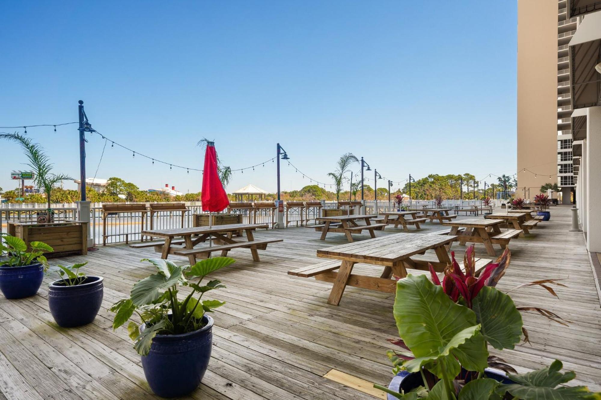 Apartment Laketown Wharf 0920 Panama City Beach